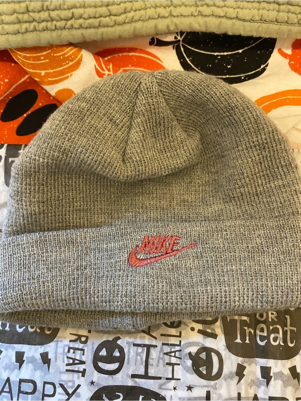 NIKE Baby Girl “Knit Beanie w/Cuff Swoosh Logo” Size Infant Gray/Pink NWOT